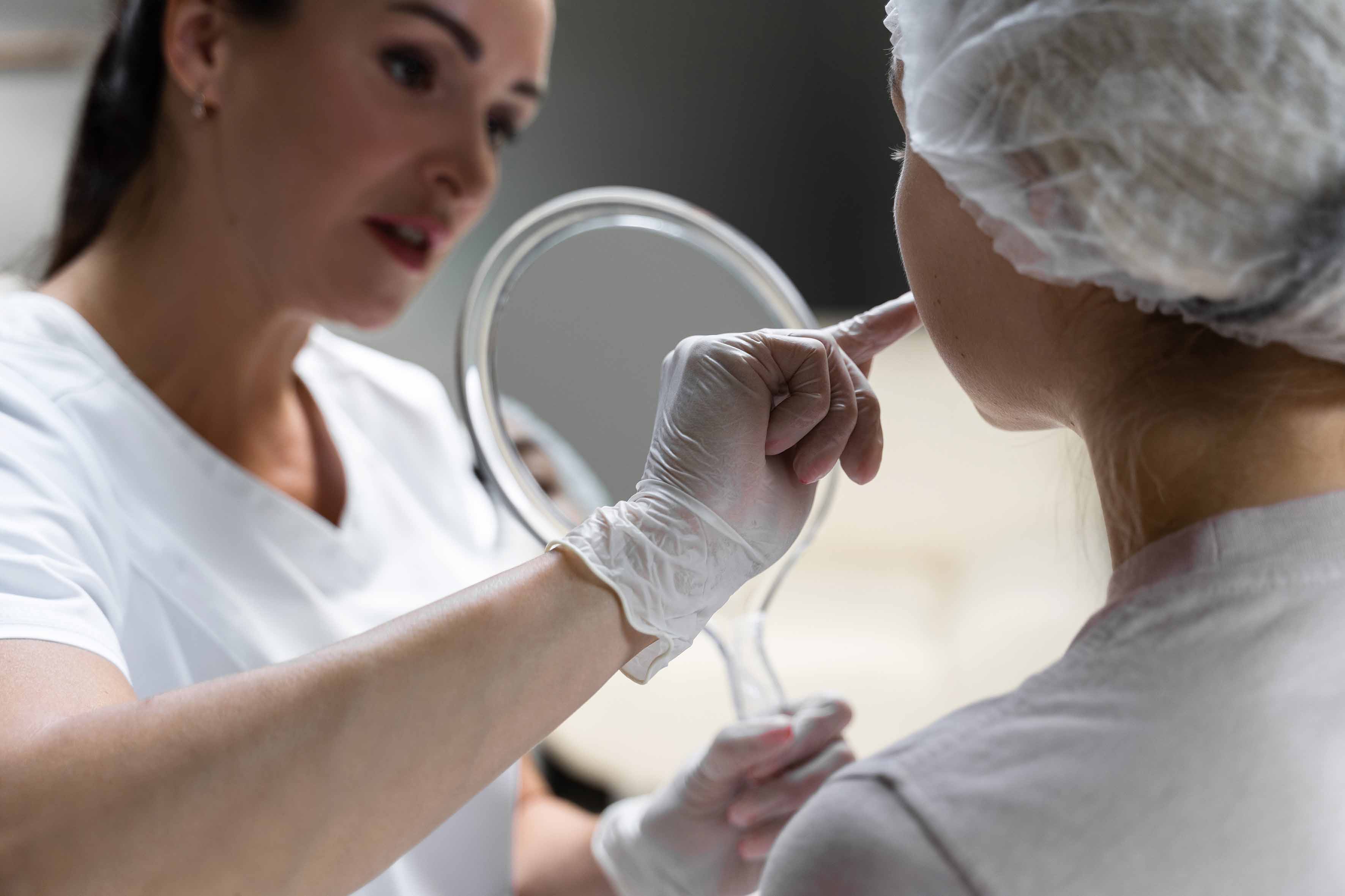 Dermatoloji (Cildiye): Nedir, Neye Bakar?